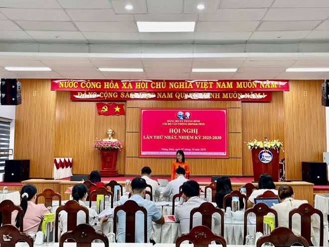 Chi bộ Văn phòng HĐND và UBND xã Thăng Bình tổ chức Hội nghị lần thứ nhất, nhiệm kỳ 2025 – 2030
