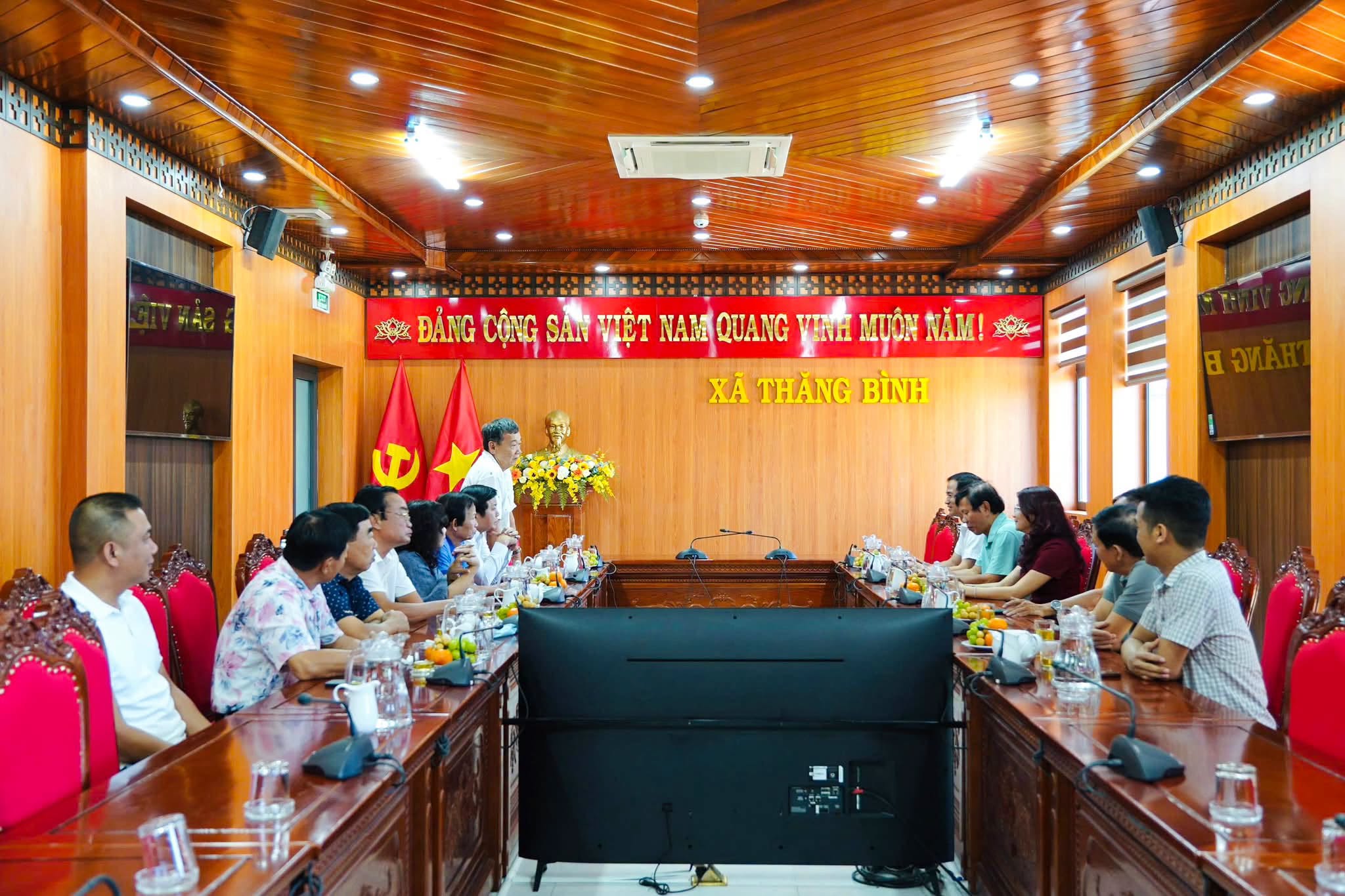 Thường trực Đảng ủy xã Thăng Bình tiếp đoàn công tác đến thăm, trao đổi tại địa phương