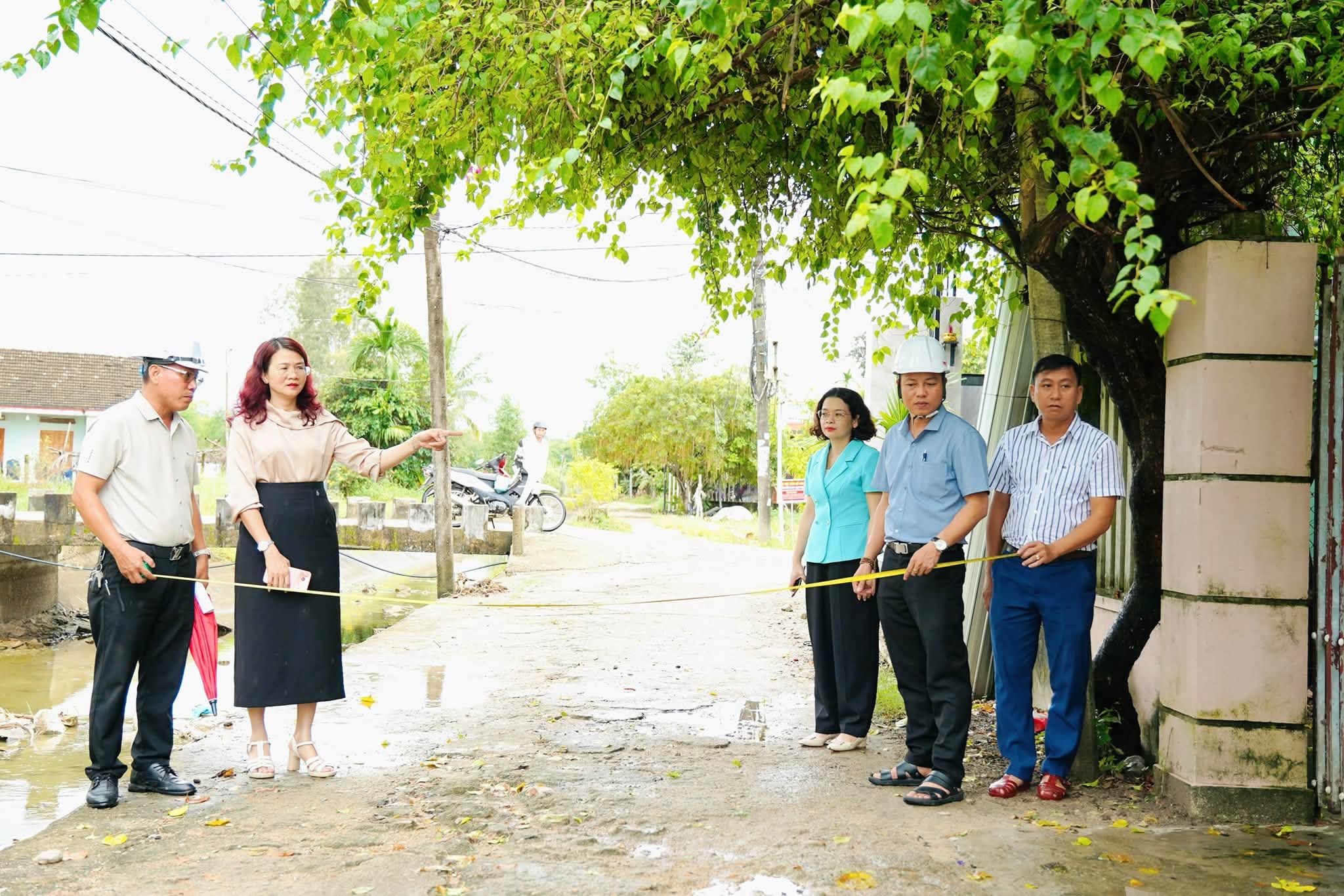 Thường trực HĐND xã Thăng Bình khảo sát thực tế các công trình, dự án dự kiến đầu tư trên địa bàn